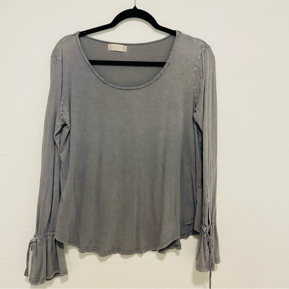 Altr’d State woman long sleeve boho gray top size L cinched waist flared sleeve - Picture 1 of 5